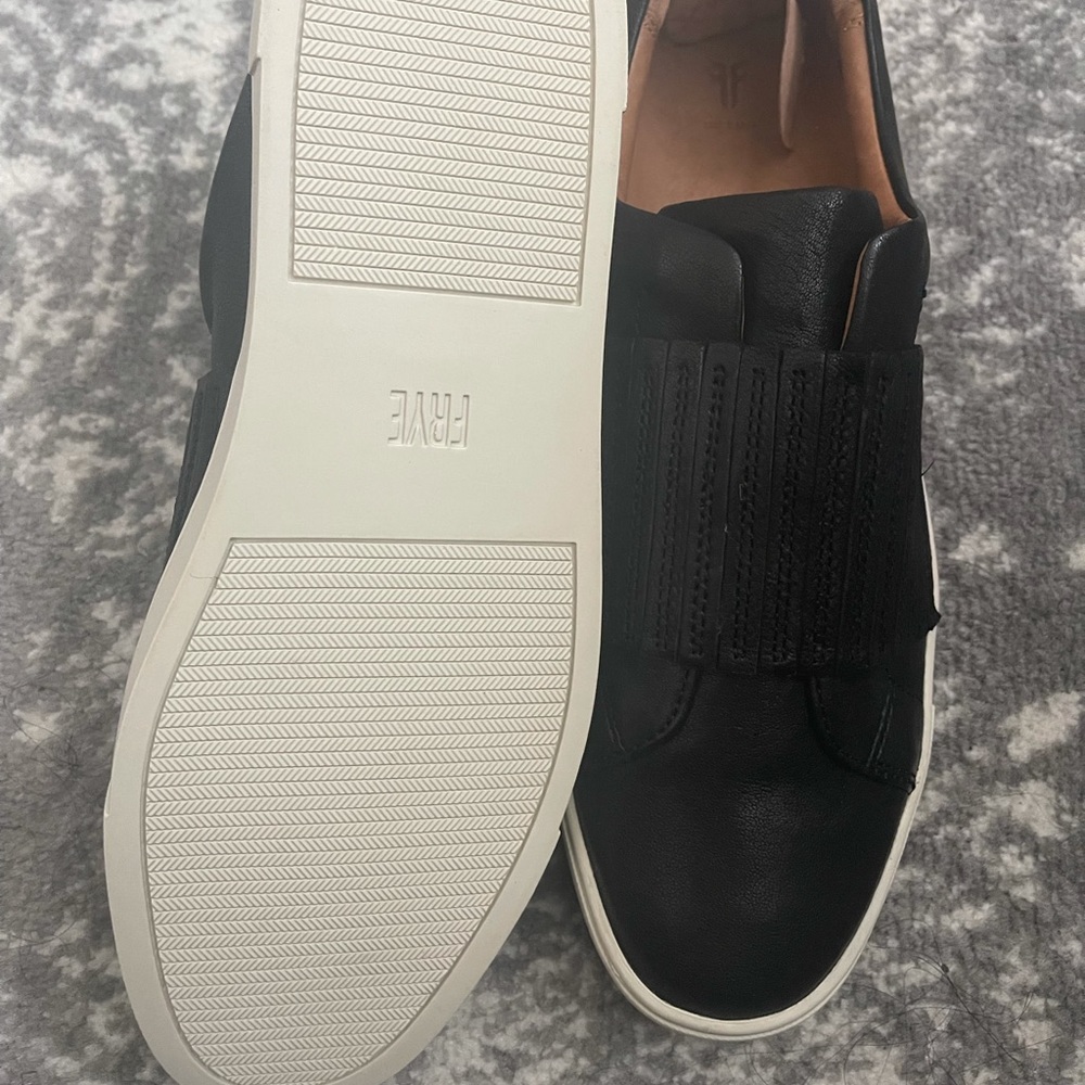 NWT FRYE IVY GORE SLIP ON